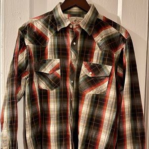 Long sleeve mens western shirt. Never Worn-New Without Tags.